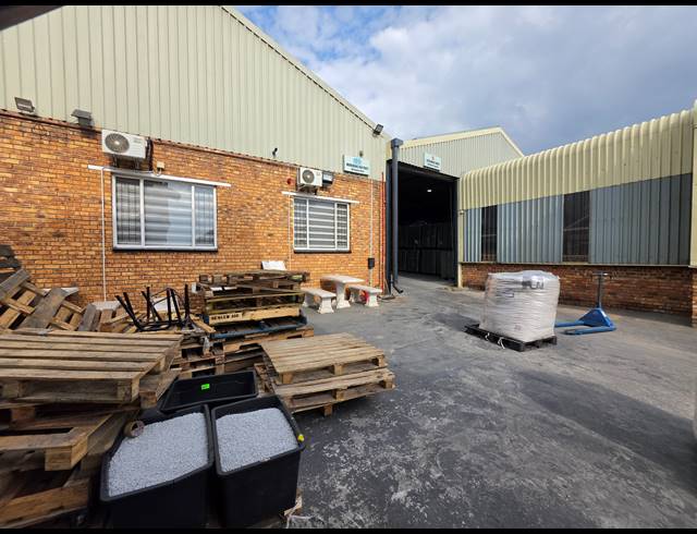 3,600M² FACTORY FOR SALE IN ANDERBOLT